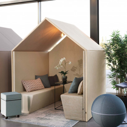 Schallabsorbierende Möbel - The Hut Sofa mit zwei Steckdosen