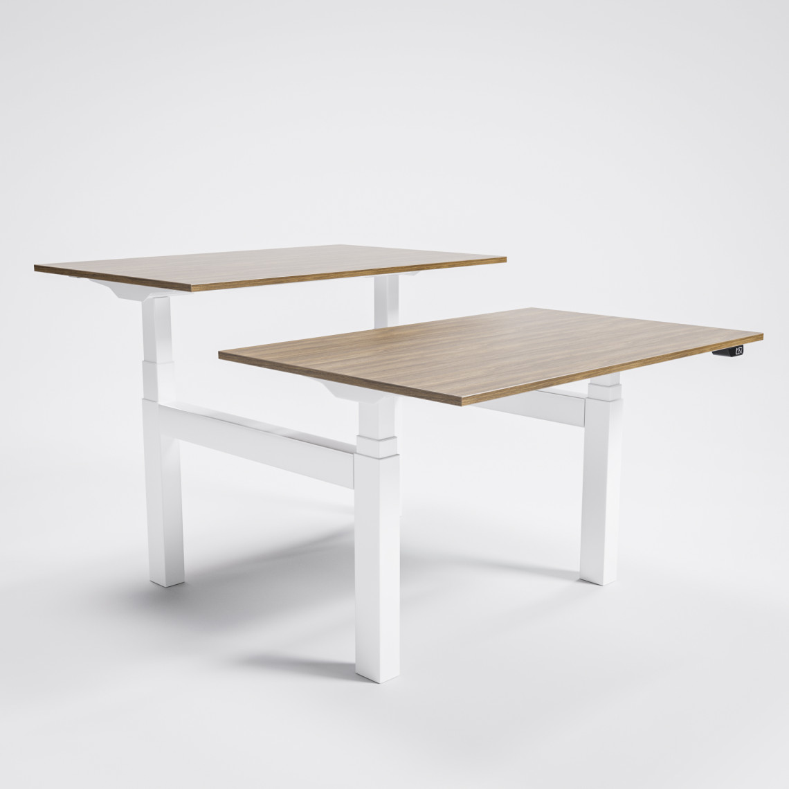 Hæve Sænke dubbelskrivebord AdjusTable Bench PRO6, Størrelse 140x80 cm, Bordplade Valnød, Stativ Hvid