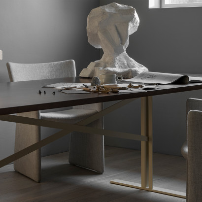 Kokouspöytä Ferric Table