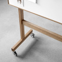 Tableau blanc Mobil Wood - Cadre et pied en chêne, sur roulettes